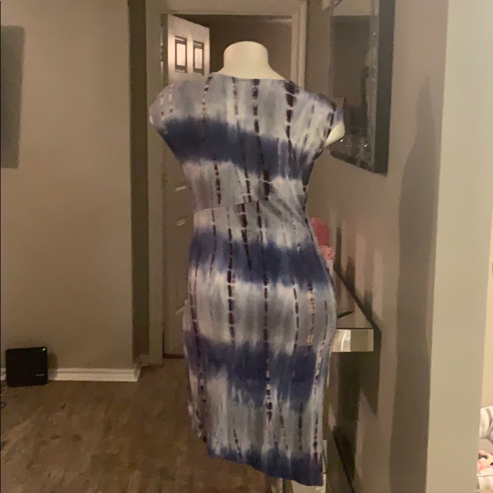 Dress - Picture 2 of 2